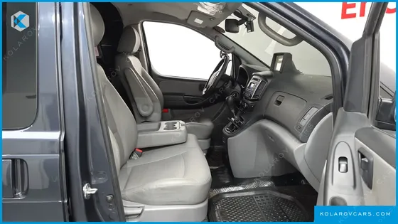 HYUNDAI STAREX 3-SEATER VAN