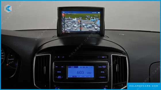 HYUNDAI STAREX 3-SEATER VAN