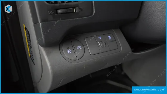 HYUNDAI STAREX 3-SEATER VAN