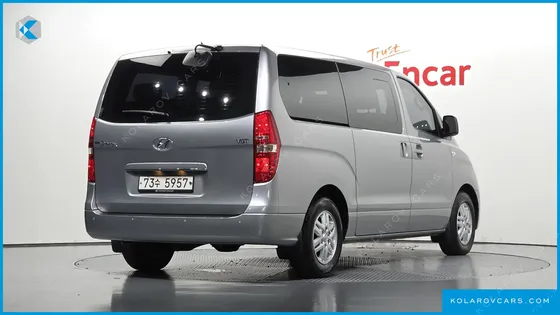 HYUNDAI STAREX 12-SEATER WAGON