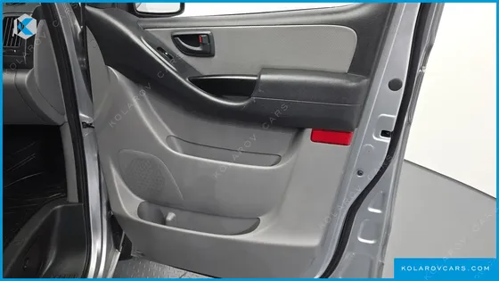 HYUNDAI STAREX 12-SEATER WAGON