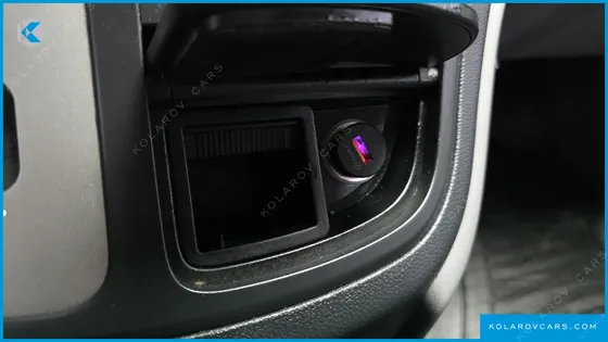 HYUNDAI STAREX 12-SEATER WAGON
