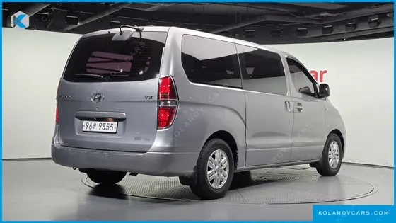 HYUNDAI STAREX 3-SEATER VAN