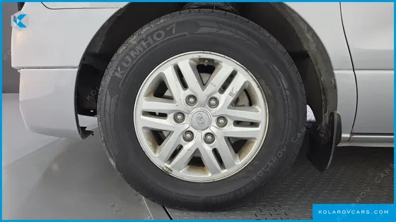 HYUNDAI STAREX 3-SEATER VAN