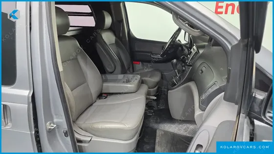 HYUNDAI STAREX 3-SEATER VAN