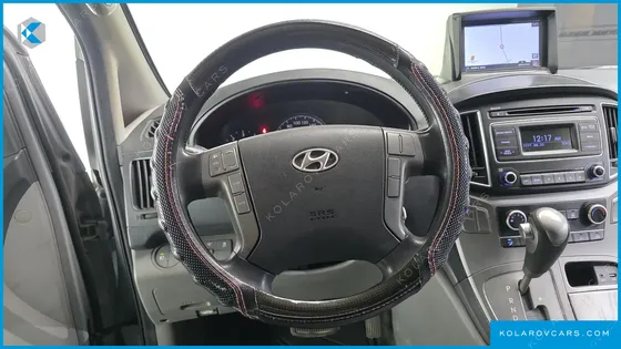 HYUNDAI STAREX 3-SEATER VAN