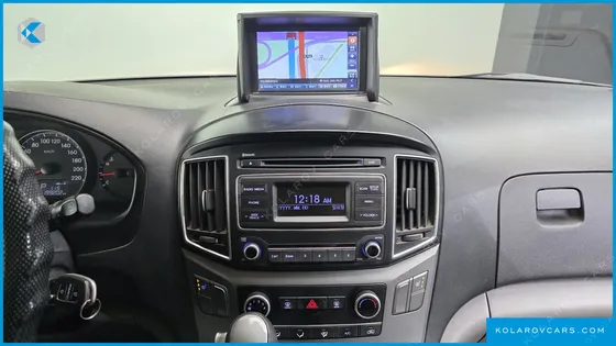 HYUNDAI STAREX 3-SEATER VAN