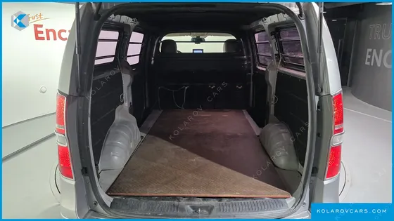 HYUNDAI STAREX 3-SEATER VAN