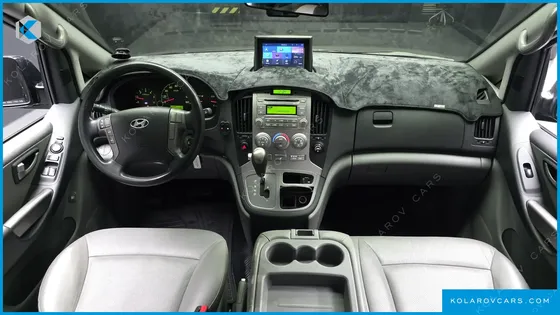 HYUNDAI STAREX 12-SEATER WAGON