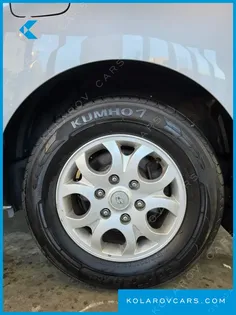 HYUNDAI STAREX 5-SEATER VAN