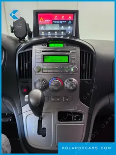 HYUNDAI STAREX 5-SEATER VAN