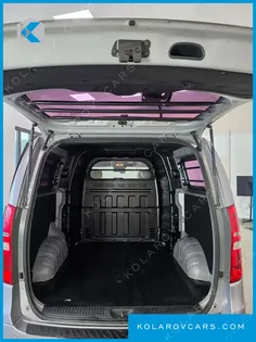 HYUNDAI STAREX 5-SEATER VAN