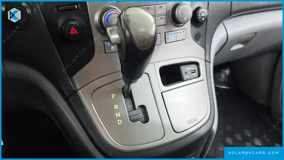 HYUNDAI STAREX 11-SEATER WAGON HVX