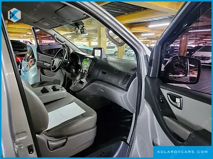 HYUNDAI STAREX 12-SEATER WAGON