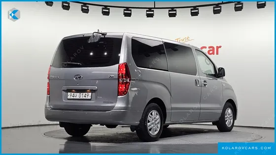 HYUNDAI STAREX 3-SEATER VAN