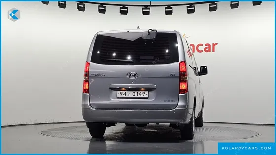 HYUNDAI STAREX 3-SEATER VAN