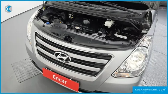 HYUNDAI STAREX 3-SEATER VAN