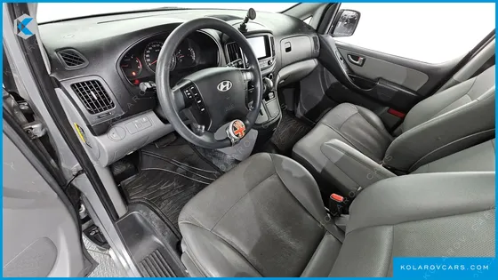 HYUNDAI STAREX 3-SEATER VAN