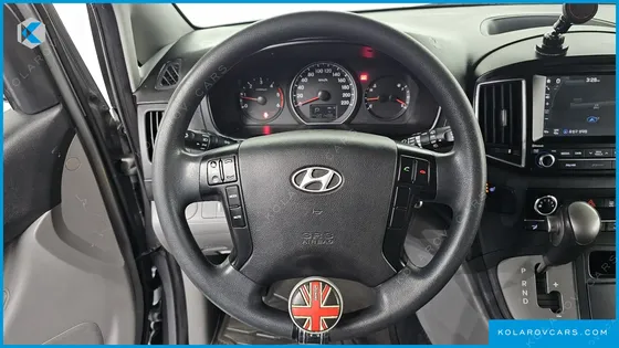 HYUNDAI STAREX 3-SEATER VAN