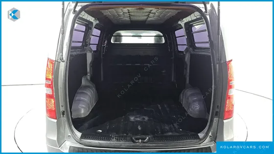 HYUNDAI STAREX 3-SEATER VAN