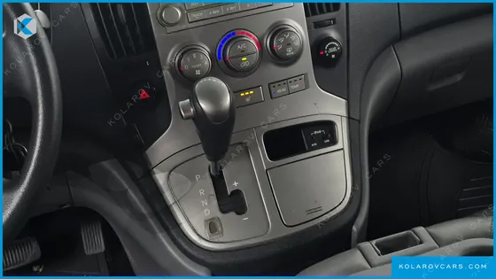 HYUNDAI STAREX GUARD CAR OF CHILDREN