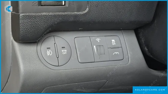 HYUNDAI STAREX GUARD CAR OF CHILDREN