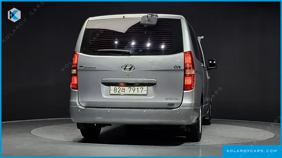 HYUNDAI STAREX 5-SEATER VAN