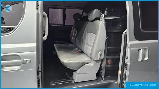 HYUNDAI STAREX 5-SEATER VAN