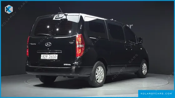 HYUNDAI STAREX 5-SEATER VAN