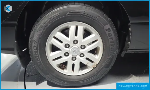 HYUNDAI STAREX 5-SEATER VAN