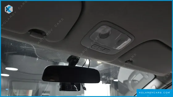 HYUNDAI STAREX 5-SEATER VAN