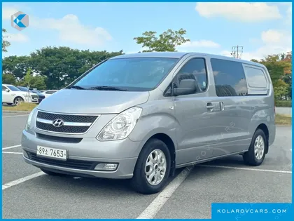 HYUNDAI STAREX 5-SEATER VAN