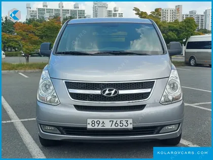HYUNDAI STAREX 5-SEATER VAN