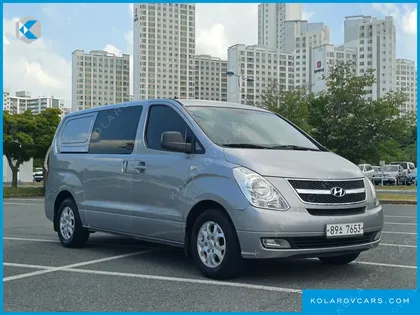 HYUNDAI STAREX 5-SEATER VAN