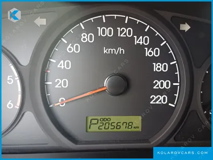 HYUNDAI STAREX 5-SEATER VAN