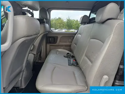 HYUNDAI STAREX 5-SEATER VAN