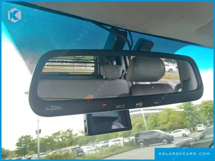 HYUNDAI STAREX 5-SEATER VAN