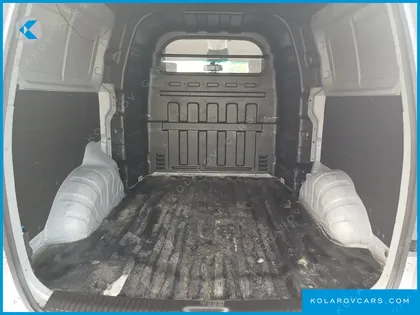 HYUNDAI STAREX 5-SEATER VAN