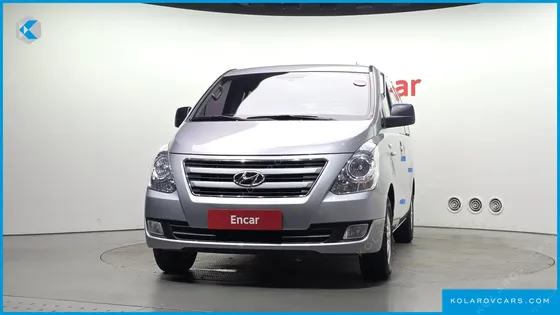 HYUNDAI STAREX 5-SEATER VAN