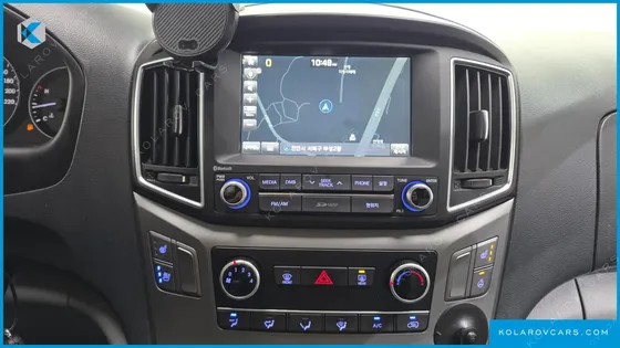 HYUNDAI STAREX 5-SEATER VAN
