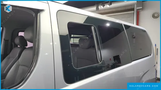 HYUNDAI STAREX 5-SEATER VAN