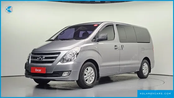 HYUNDAI STAREX 5-SEATER VAN