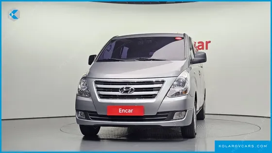 HYUNDAI STAREX 5-SEATER VAN