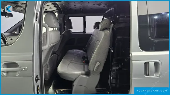 HYUNDAI STAREX 5-SEATER VAN