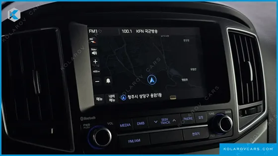 HYUNDAI STAREX 5-SEATER VAN