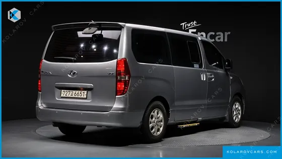 HYUNDAI STAREX 12-SEATER WAGON