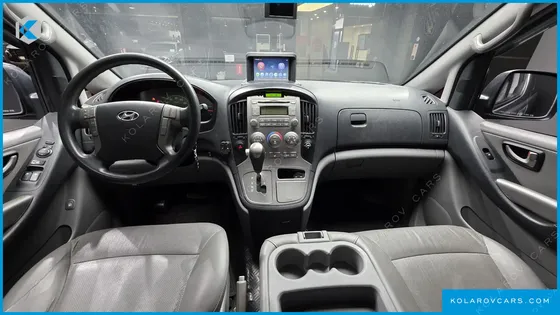 HYUNDAI STAREX 12-SEATER WAGON