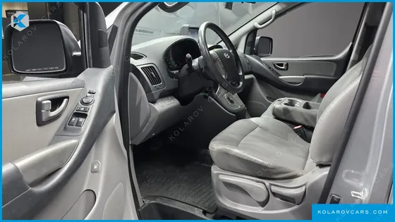 HYUNDAI STAREX 12-SEATER WAGON