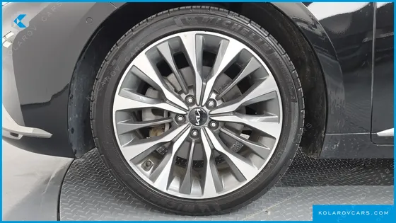 KIA K8 2.5 GASOLINE 2WD