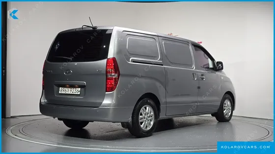 HYUNDAI STAREX 3-SEATER VAN
